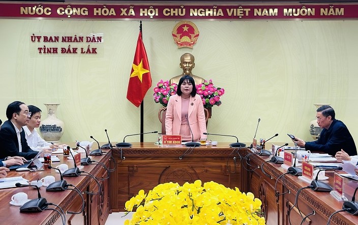 Bà H'Yim KĐoh - Phó Chủ tịch UBND tỉnh Đắk Lắk phát biểu. Ảnh: Bảo Trung