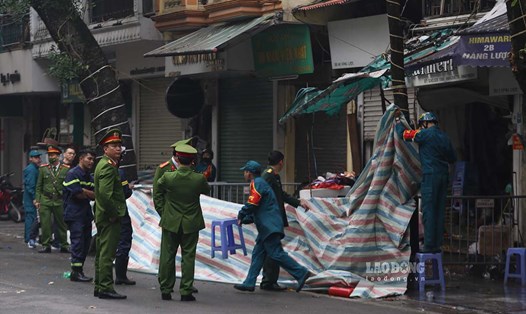 Hiện trường vụ cháy khiến 4 người thiệt mạng ở phố cổ Hà Nội. Ảnh: Tô Thế
