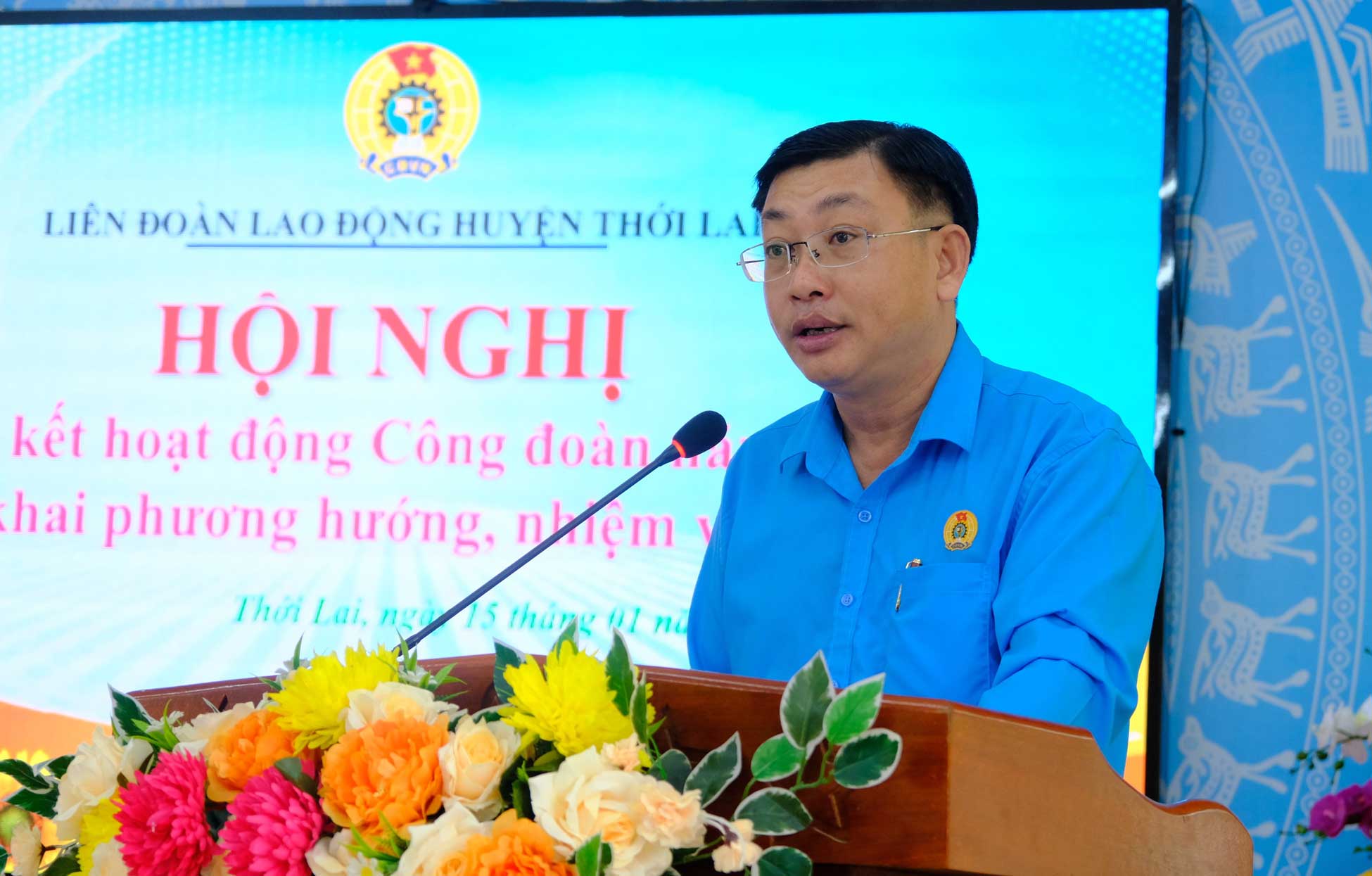 Chủ tịch LĐLĐ huyện Thới Lai Phan Thanh Sang phát biểu. Ảnh: Mỹ Ly