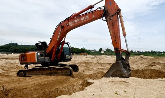 Các bãi cát nằm dọc hai bên Sông Trà Khúc, nơi cung cấp nguồn cát xây dựng chính cho tỉnh Quảng Ngãi. Ảnh: Ngọc Viên