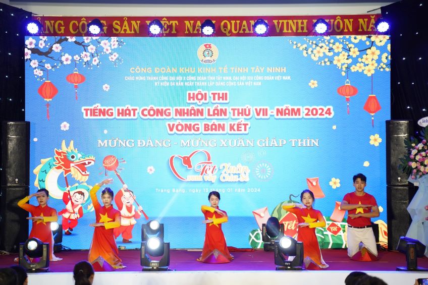 Nhiều hoạt động văn hóa tinh thần tại Chợ Tết Công đoàn. Ảnh: CĐ KKT TN