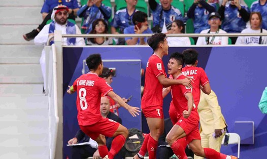 Tuyển Việt Nam tận dụng rất tốt những tình huống bóng cố định ở trận đấu với tuyển Nhật Bản. Ảnh: Quỳnh Anh