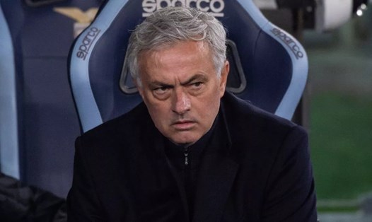 Jose Mourinho chính thức bị AS Roma sa thải.  Ảnh: Serie A 