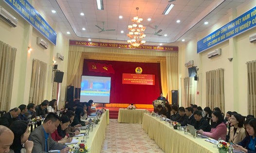 Hội nghị có sự tham gia của lãnh đạo và đông đảo cán bộ LĐLĐ tỉnh Yên Bái. Ảnh: Phan Kiên