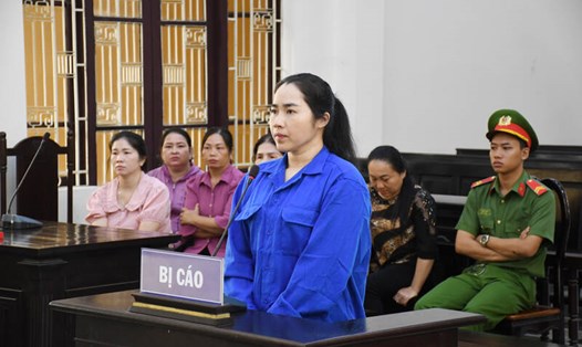 Bị cáo Nguyễn Thị Tuyết Xương tại tòa án nhân dân tỉnh Trà Vinh. Ảnh: Công an cung cấp. 