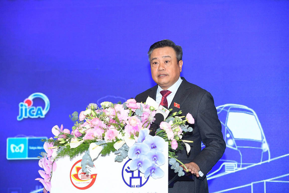 Chủ tịch UBND TP Hà Nội Trần Sỹ Thanh phát biểu.