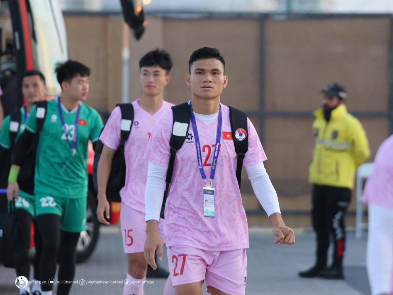 Hậu vệ Xuân Mạnh đánh giá cao đối thủ sắp tới của tuyển Việt Nam, đồng thời khẳng định toàn đội sẽ chuẩn bị đấu pháp hợp lí nhất.