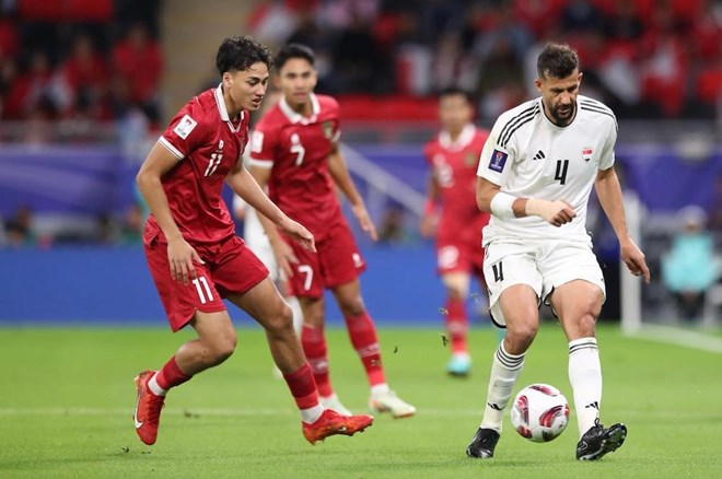 Tuyển Indonesia thể hiện lối chơi tích cực ở trận đấu gặp tuyển Iraq, nhưng vẫn thua đối thủ 1-3. Ảnh: Quỳnh Anh