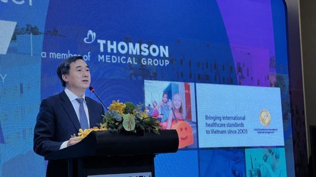 Thứ trưởng Bộ Y tế Trần Văn Thuấn phát biểu trong buổi lễ. Ảnh: NGUYỄN LY