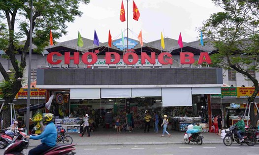 Chợ Đông Ba có lịch sử 124 năm hình thành và phát triển. Ảnh: Phúc Đạt.