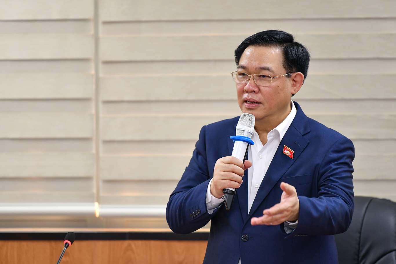 Chủ tịch Quốc hội Vương Đình Huệ phát biểu tại buổi thăm Công ty TNHH JA Solar Việt Nam. Ảnh: Thế Đại 