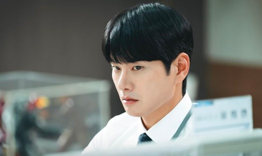 Lee Yi Kyung gây sốt với vai phản diện trong "Cô đi mà lấy chồng tôi". Ảnh: Nhà sản xuất