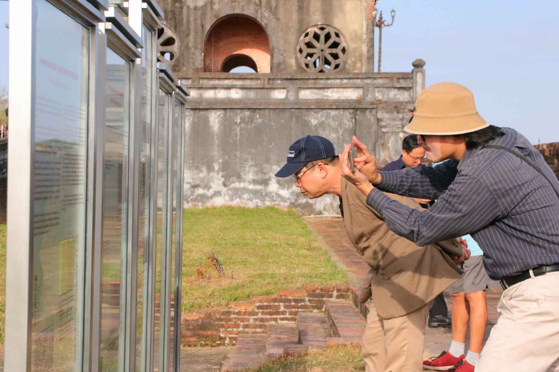 Công cuộc xây dựng Kinh thành trải gần 30 năm (từ 1805 đến 1832) thực sự là công trình xây dựng đồ sộ, quy mô, hoàn chỉnh nhất dưới thời quân chủ. 