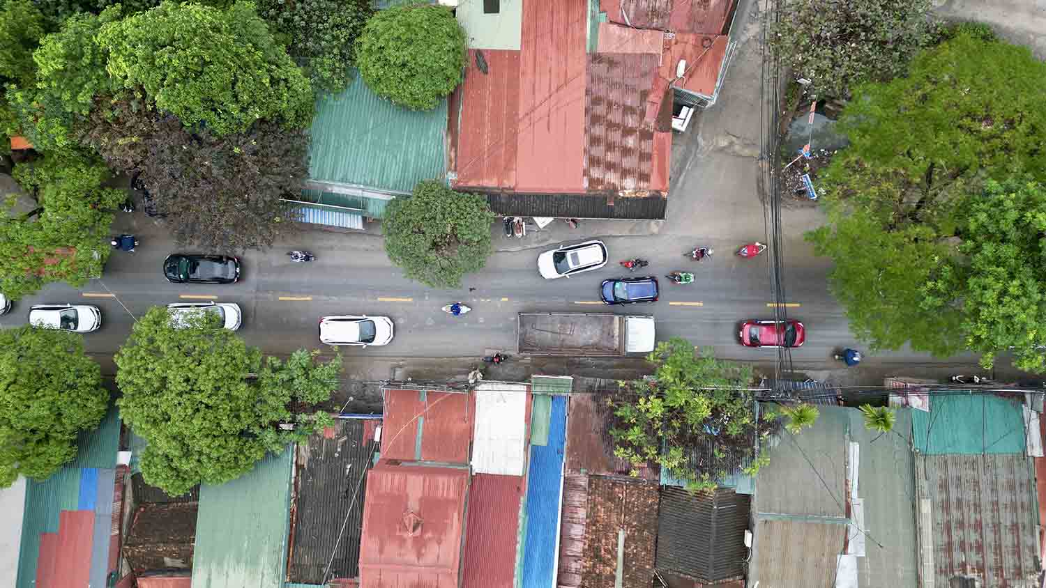 Theo tìm hiểu của Lao Động, để giải quyết “điểm đen” tai nạn giao thông tại đây, HĐND TP Hà Nội đã thống nhất thông qua chủ trương đầu tư, nâng cấp mở rộng đường 70 (đoạn từ đường Trịnh Văn Bô đến hết quận Nam Từ Liêm).