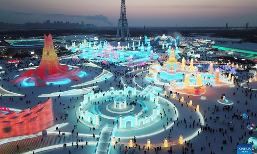 Bùng nổ du lịch ở "thành phố băng tuyết" ở Trung Quốc. Ảnh: Xinhua