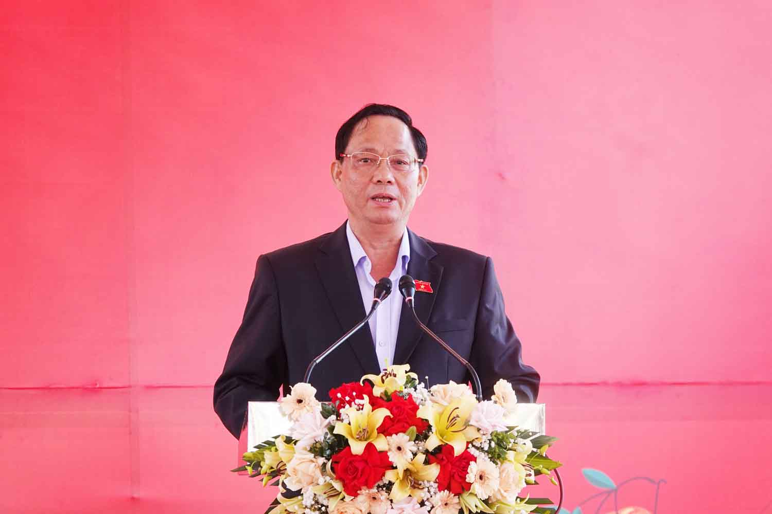Phó Chủ tịch Quốc hội Trần Quang Phương phát biểu tại chương trình tặng quà Tết ở Hà Tĩnh. Ảnh: Trần Tuấn.