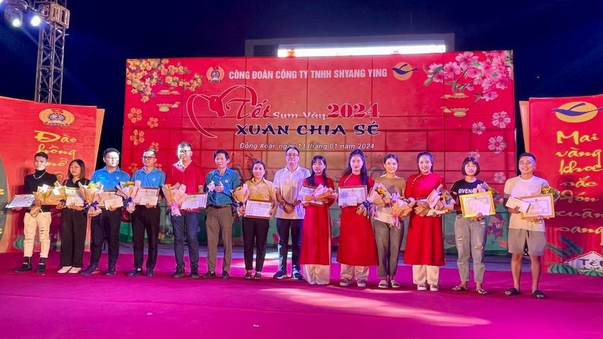 Công đoàn Công ty TNHH Shyang Ying (Khu công nghiệp Đồng Xoài II) tổ chức chương trình “Tết sum vầy - Xuân chia sẻ” năm 2024.Ảnh: CĐBP