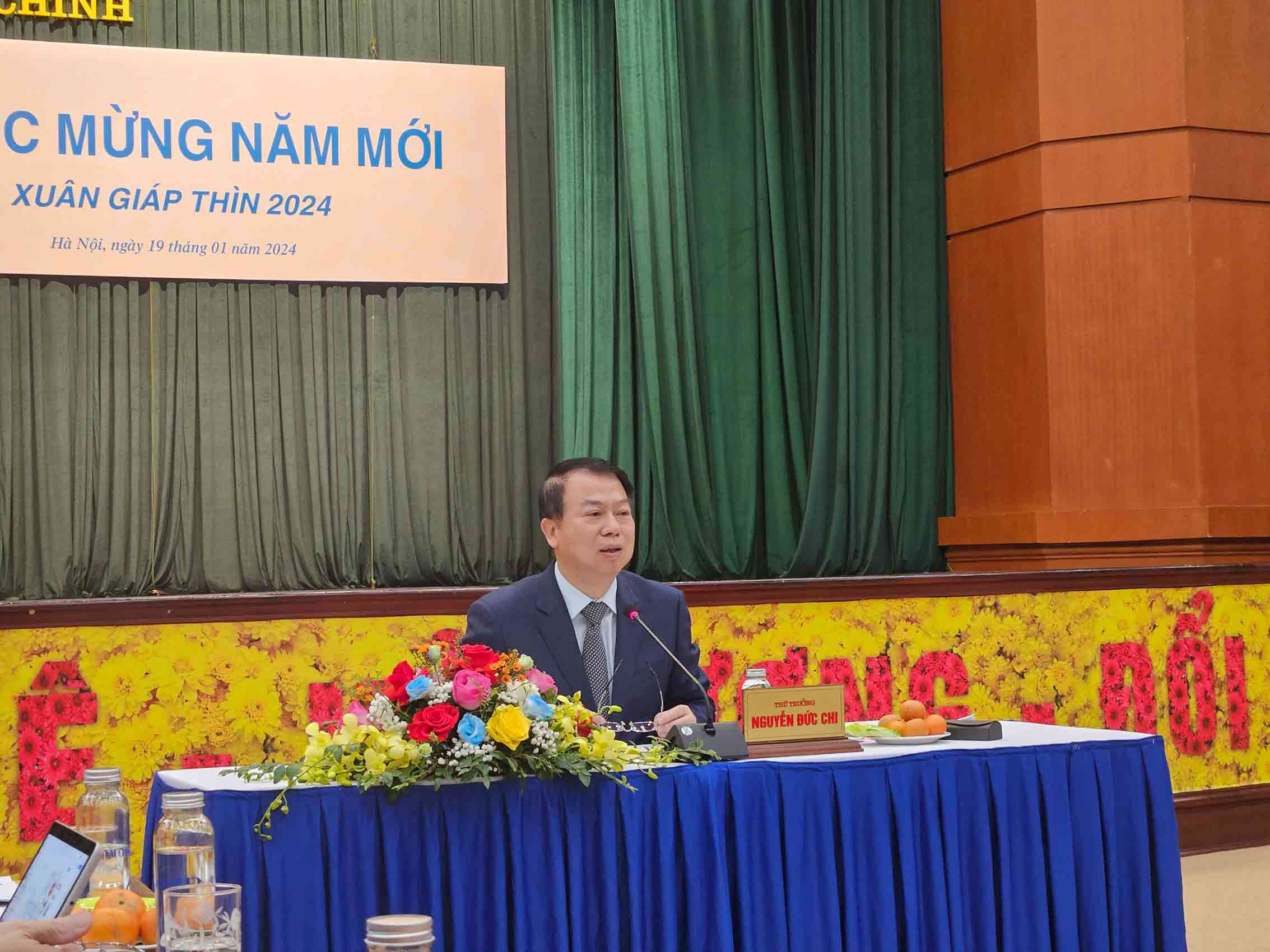 Thứ trưởng Nguyễn Đức Chi phát biểu tại buổi họp báo. Ảnh: Minh Ánh.