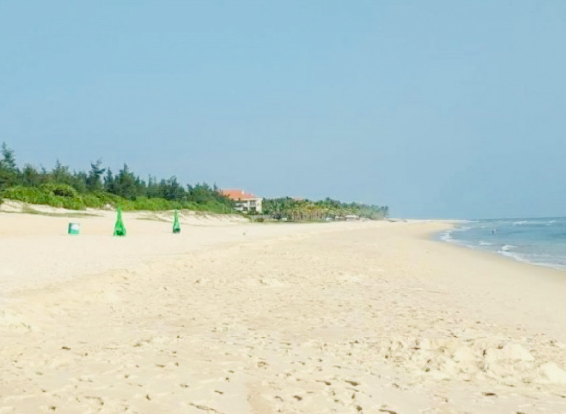 Hình ảnh bãi biển Bảo Ninh trước khi bị xói lở. Ảnh: Lê Phi Long