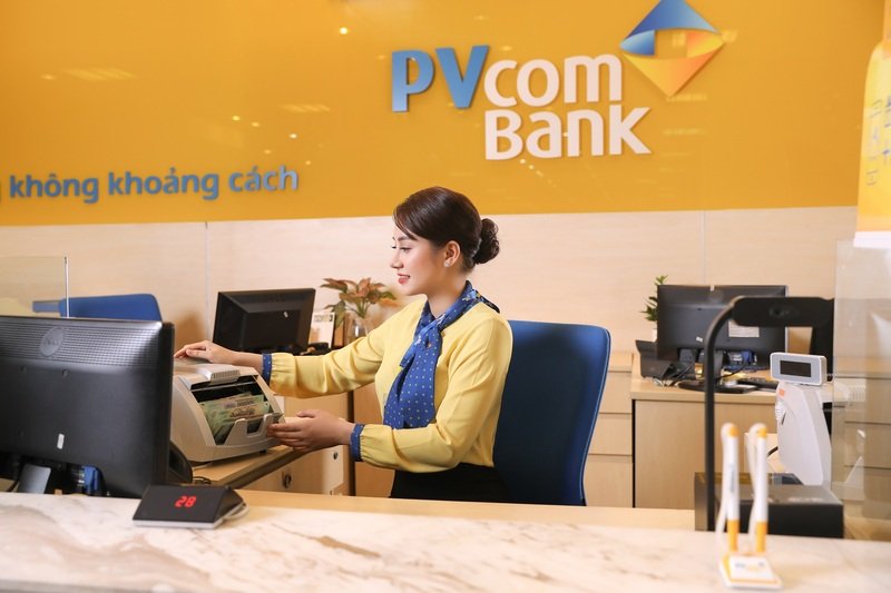 PVcomBank được vinh danh trong bảng xếp hạng VNR500 năm thứ 10 liên tiếp. Ảnh Pvcombank