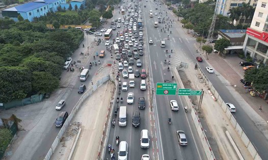 Tuyến Vành đai 3 ở Hà Nội thường xuyên xảy ra ùn tắc giao thông. Ảnh: Hữu Chánh