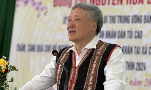 Ông Nguyễn Hòa Bình phát biểu tại chương trình "Tết nhân ái 2024" ở huyện miền núi Vân Canh, tỉnh Bình Định. Ảnh: Hoài Luân