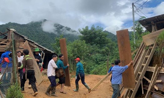 Chung tay xây dựng nhà ở cho hộ nghèo ở huyện Trạm Tấu, tỉnh Yên Bái. Ảnh: Cao Tuân