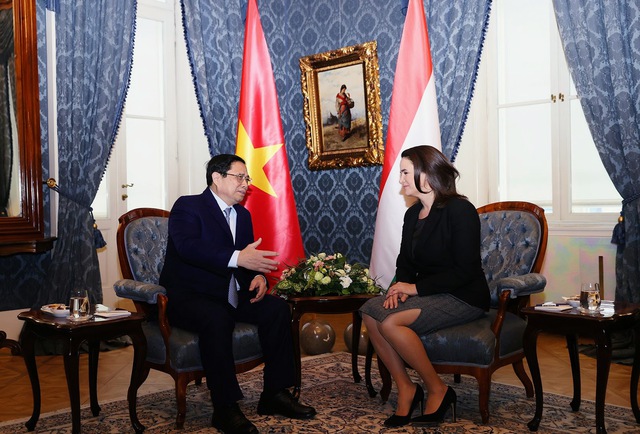 Thủ tướng Chính phủ Phạm Minh Chính đề nghị Tổng thống Katalin Novak khuyến khích các doanh nghiệp Hungary đẩy mạnh hợp tác kinh doanh, liên danh đầu tư với các doanh nghiệp Việt Nam. Ảnh: VGP