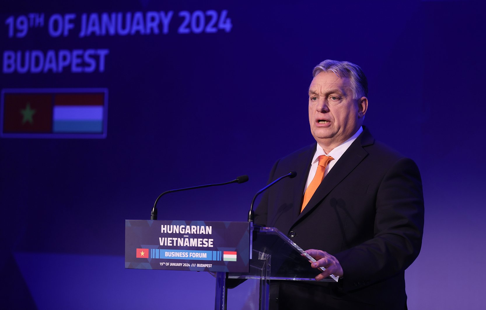 Thủ tướng Viktor Orban đề nghị phía Việt Nam thúc đẩy các doanh nghiệp mạnh sang đầu tư tại Hungary. Ảnh: VGP