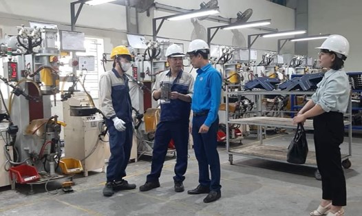 Trên 98% công nhân lao động tại các khu, cụm công nghiệp trên địa bàn tỉnh Ninh Bình đã trở lại làm việc bình thường sau kỳ nghỉ Tết Dương lịch 2024. Ảnh: Diệu Anh