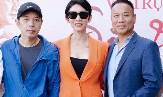 Thái Hòa (bên trái ảnh) nhận lời nhà sản xuất Xuân Lan đóng "Vũ trụ tiểu tam". Ảnh: NSX.