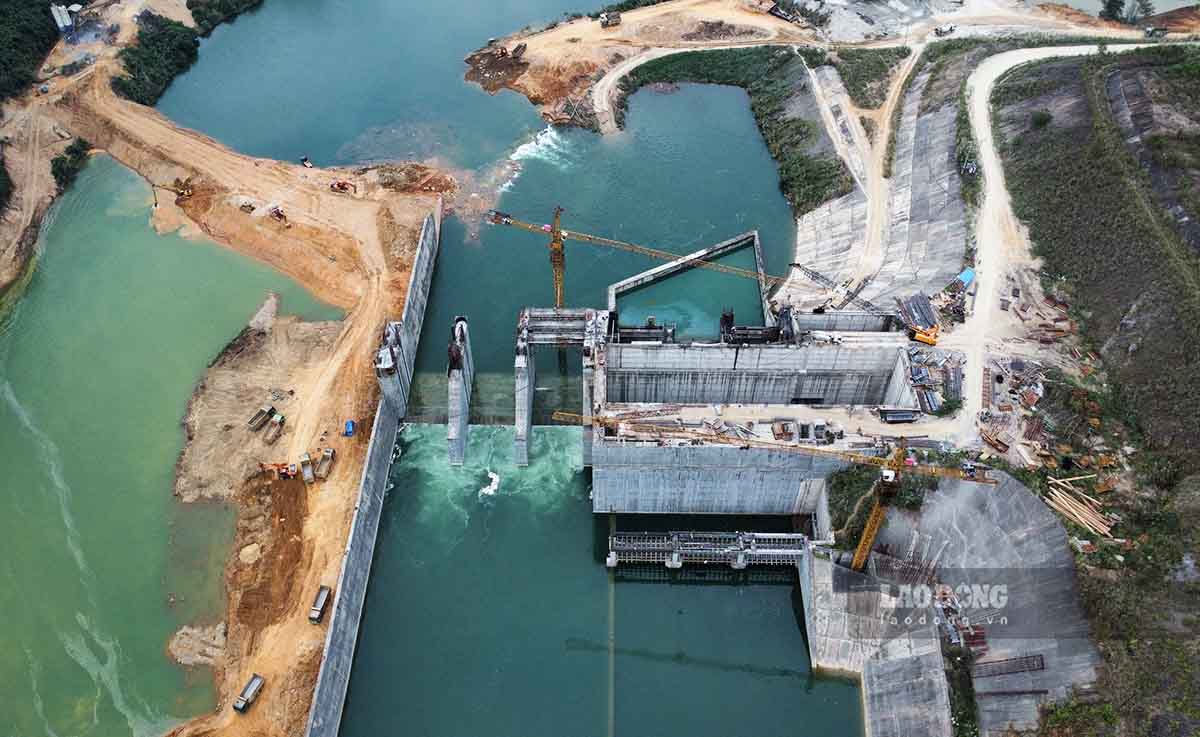 Theo Sở Công thương tỉnh Tuyên Quang, dự án Thuỷ điện Yên Sơn đã được thống nhất gia hạn thời gian thực hiện và phát điện thương mại vào năm 2025. Với công suốt 90 MW, dự án sẽ giúp đóng góp hàng chục tỉ đồng mỗi năm vào ngân sách địa phương. 