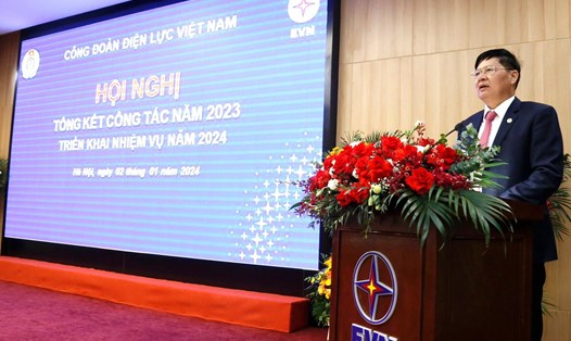 Phó Chủ tịch Tổng LĐLĐVN Phan Văn Anh phát biểu tại hội nghị. Ảnh: Hà Anh