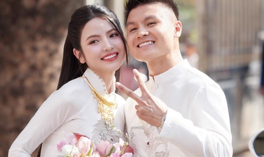 Quang Hải và bạn gái Chu Thanh Huyền vừa tổ chức đám hỏi vào ngày 1.1.2024. Ảnh: FBNV