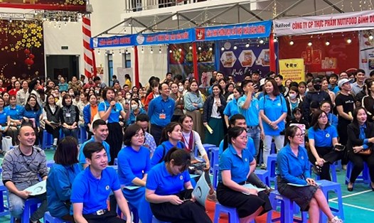 Công nhân lao động các khu công nghiệp Vĩnh Phúc tham gia Hội thi Rung chuông vàng  lần thứ I, năm 2024. Ảnh: Hải Ninh