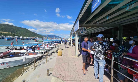 Khánh Hòa phấn đấu đón trên 9 triệu lượt khách du lịch trong năm 2024. Ảnh: Hữu Long