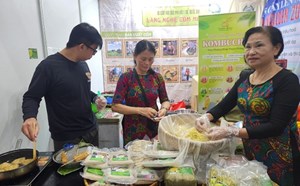 Hundreds of craft village products at the 2024 Trade Union Tet Market