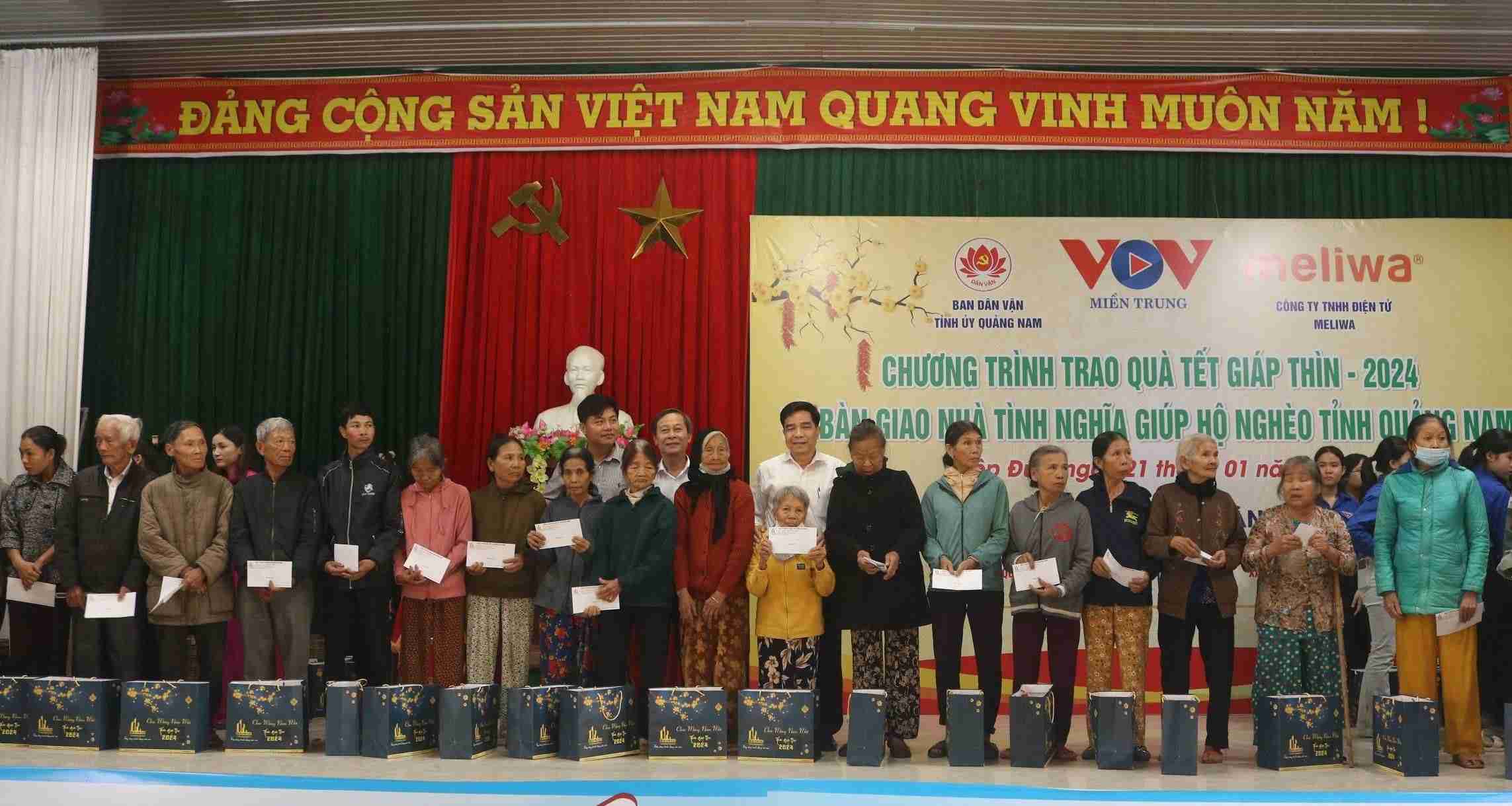 Tập đoàn BIN Corporation, Công ty TNHH Điện tử Meliwa tổ chức nhiều chương trình thiện nguyện giúp đỡ người nghèo tại Quảng Nam. Ảnh: Trà Ban