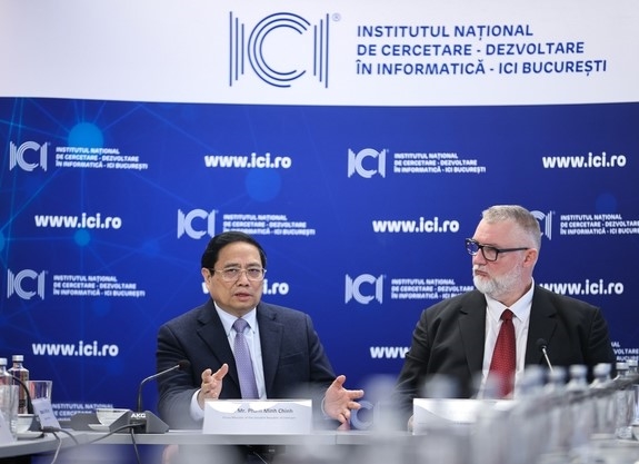  Thủ tướng Chính phủ Phạm Minh Chính phát biểu tại Viện nghiên cứu và Phát triển tin học quốc gia Romania. Ảnh: VGP