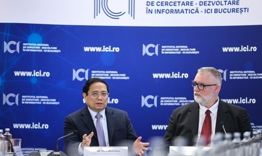  Thủ tướng Chính phủ Phạm Minh Chính phát biểu tại Viện nghiên cứu và Phát triển tin học quốc gia Romania. Ảnh: VGP