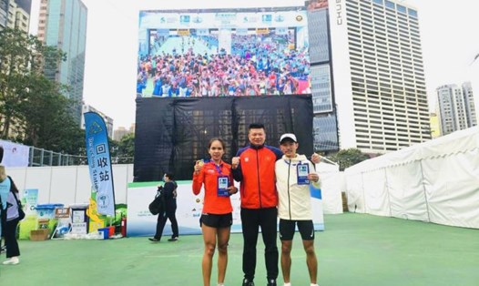 Hoàng Nguyên Thanh và Hoàng Thị Ngọc Hoa tham dự Giải marathon vô địch châu Á 2024 diễn ra tại Hong Kong (Trung Quốc). Ảnh: Hoài Việt