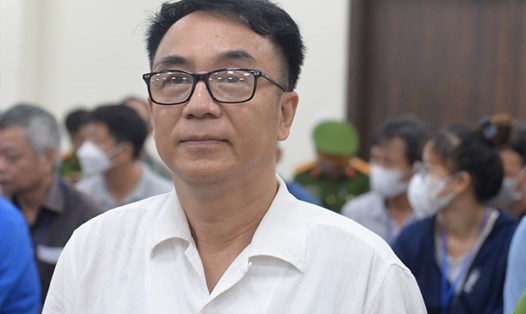 Cựu Cục phó Cục Quản lý thị trường Hà Nội Trần Hùng tại phiên toà sơ thẩm. Ảnh: Quang Việt
