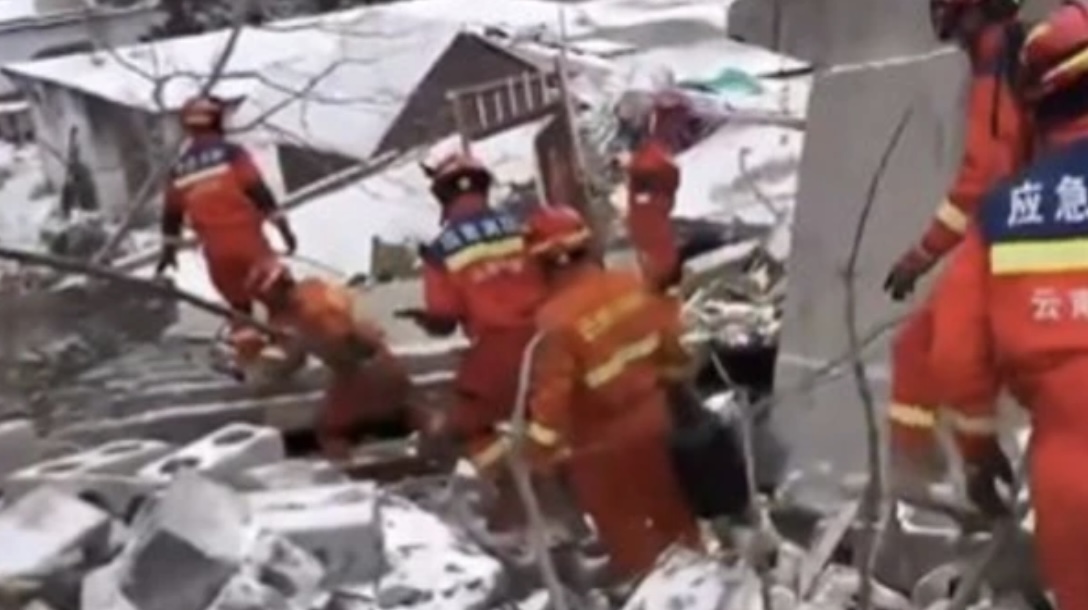 Sạt lở đất ở Trung Quốc xảy ra ngày 22.1. Ảnh chụp màn hình 