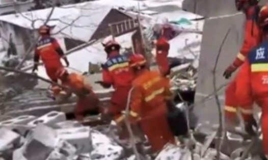 Sạt lở đất ở Trung Quốc xảy ra ngày 22.1. Ảnh chụp màn hình 