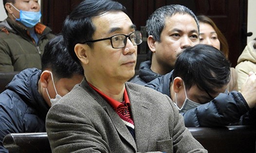 Cựu Cục phó Trần Hùng tại phiên toà phúc thẩm liên quan đến vụ sách giáo khoa giả. Ảnh: Quang Việt
