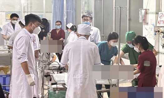 Nhân viên y tế làm việc tại Bệnh viện đa khoa tỉnh Bình Thuận. Ảnh: Duy Tuấn
