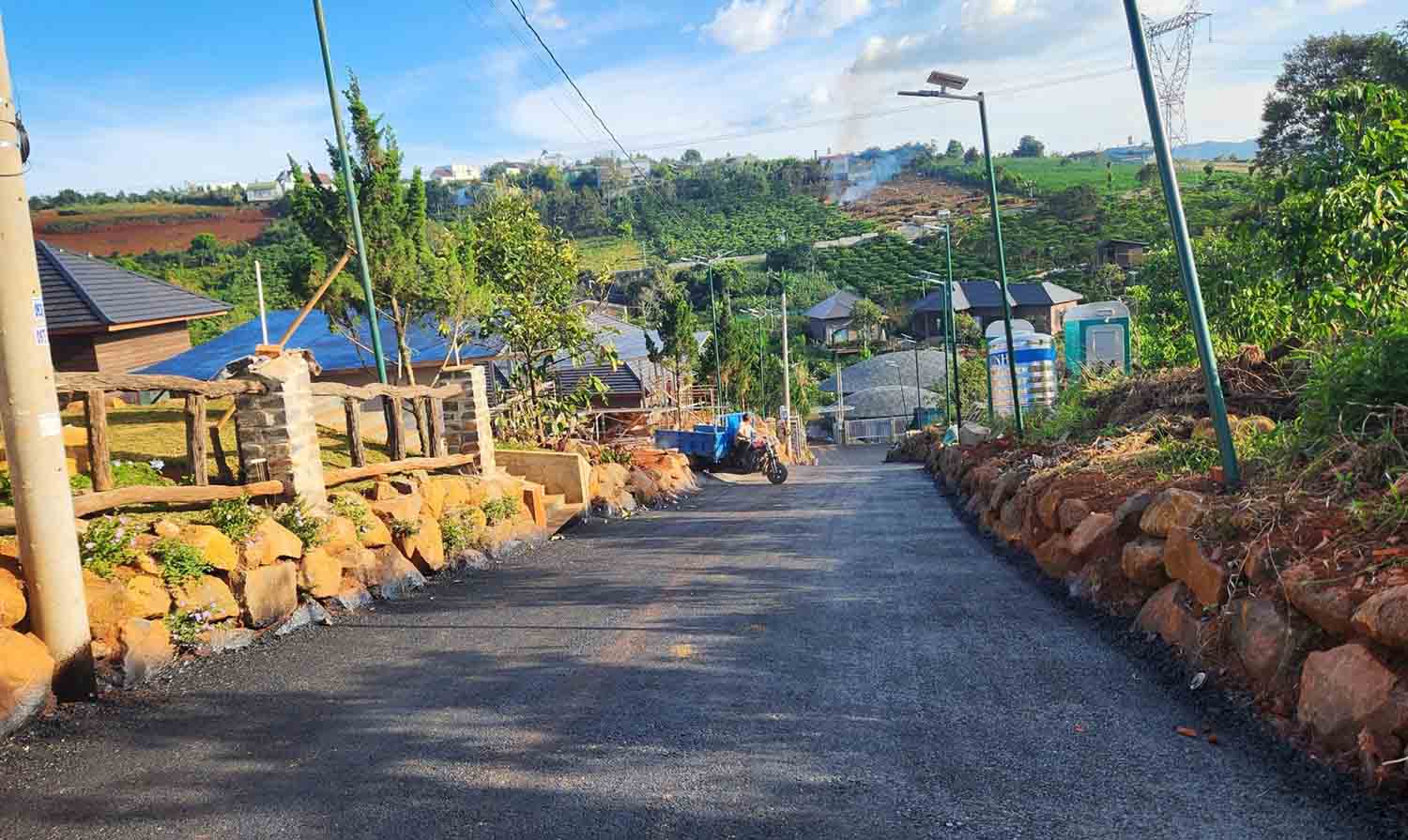 Xây dựng homestay và mở đường trái phép tại hẻm 71 Trần Nhật Duật nối hẻm 36 Nguyễn An Ninh (xã Đam B'ri). Ảnh: VGP