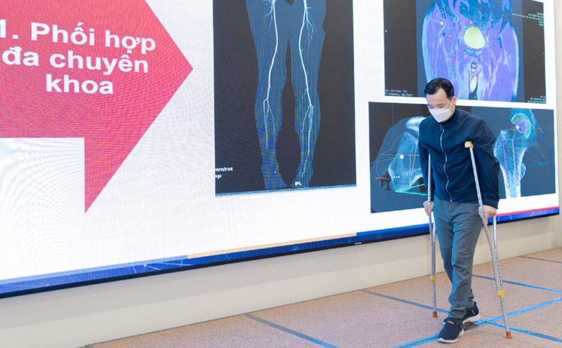 Bệnh nhân Lê Đình Thuận đã hồi phục sau ca phẫu thuật. Ảnh: Hà Lê