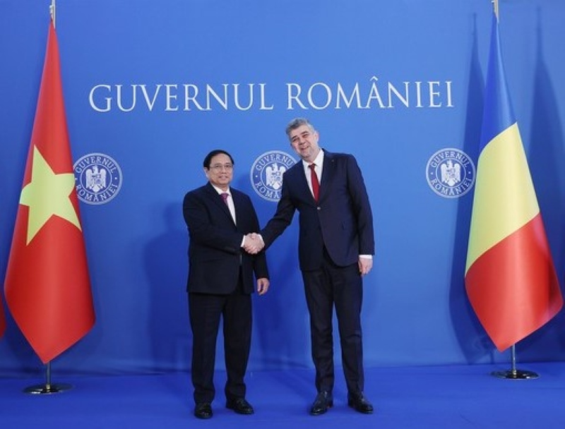 Thủ tướng Chính phủ Phạm Minh Chính và Thủ tướng Romania Ion-Marcel Ciolacu trước khi hội đàm. Ảnh: VGP