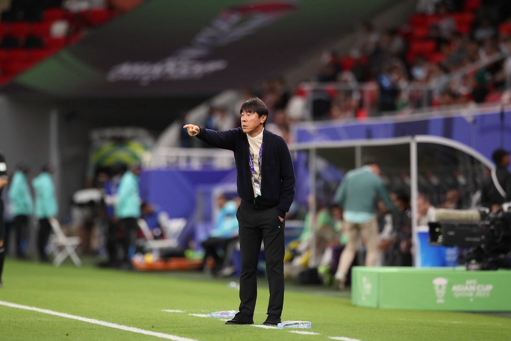 Ông Shin Tae-yong từng chịu nhiều áp lực và chỉ trích trước khi giúp tuyển Indonesia tiến bộ vượt bậc tại Asian Cup 2023. Ảnh: Quỳnh Anh